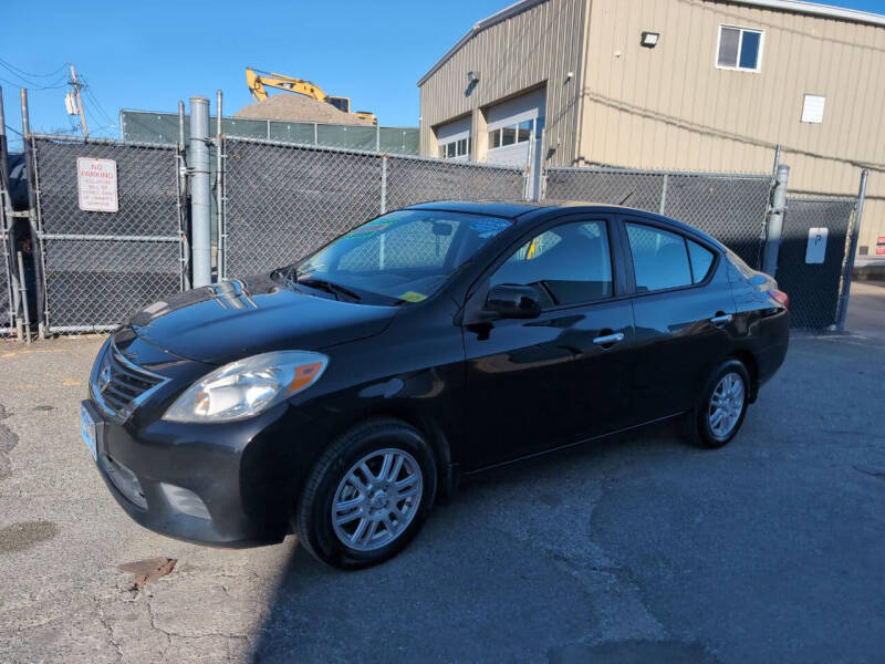 2012 Nissan Versa 1.6 SV