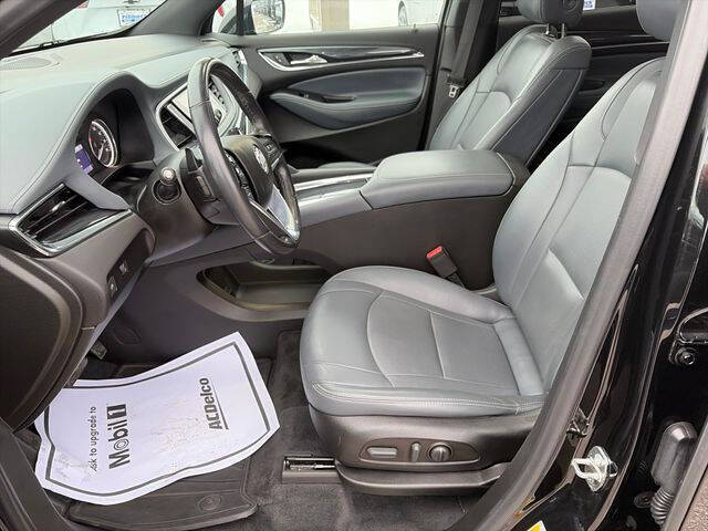 2022 Buick Enclave Essence