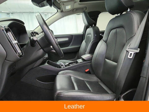 2024 Volvo XC40 B5 Plus Bright Theme