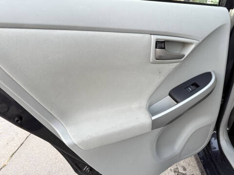 2012 Toyota Prius Two