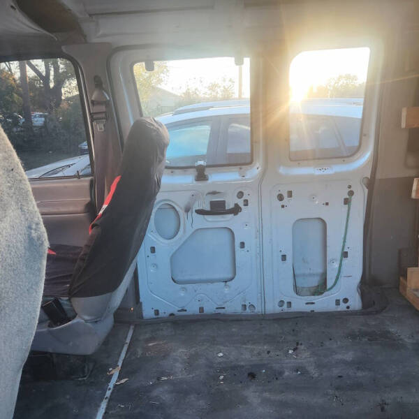 2000 Ford E-350 XL SD