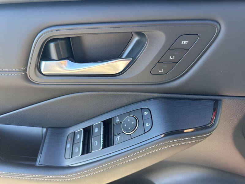 2024 Nissan Rogue SL