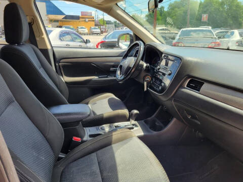 2016 Mitsubishi Outlander ES