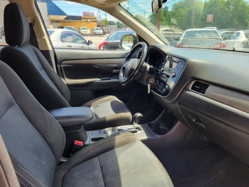 2016 Mitsubishi Outlander ES