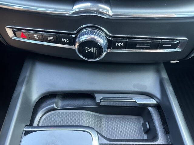 2023 Volvo XC60 B5 Core