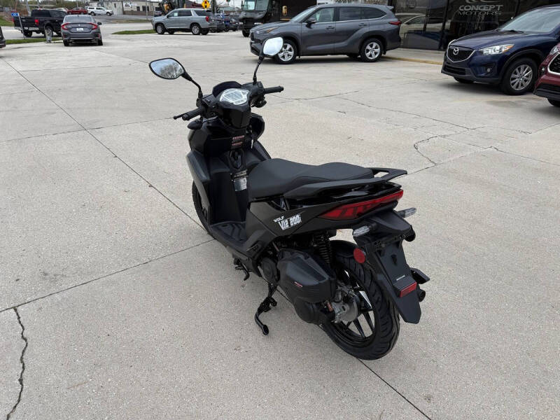 2025 Wolf V12 200i