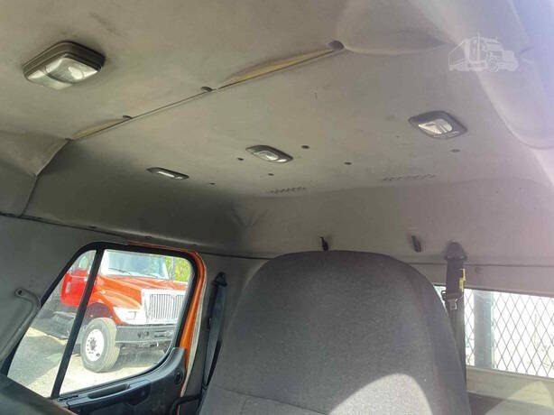 2017 Freightliner M2 106