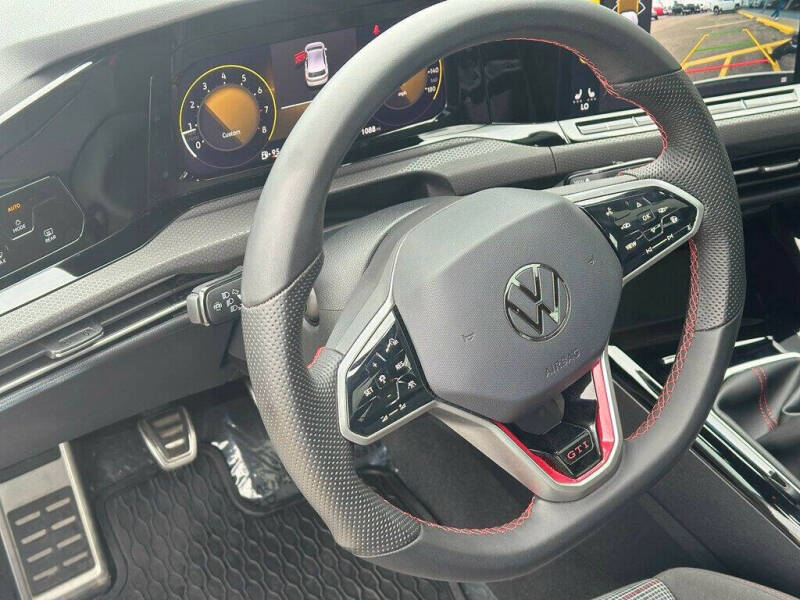 2024 Volkswagen Golf GTI 380 SE