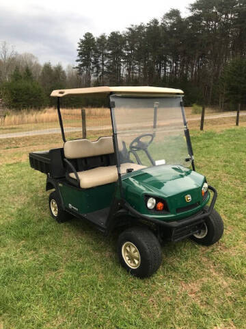 2017 Cushman 800 Hauler for sale at Mathews Turf Equipment in Hickory NC