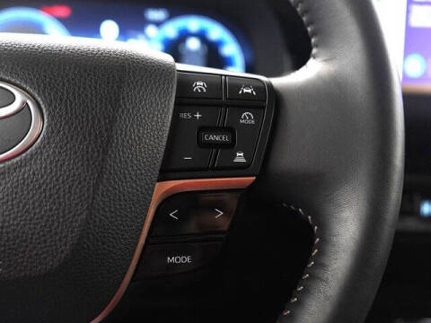 2025 Toyota Crown Signia XLE