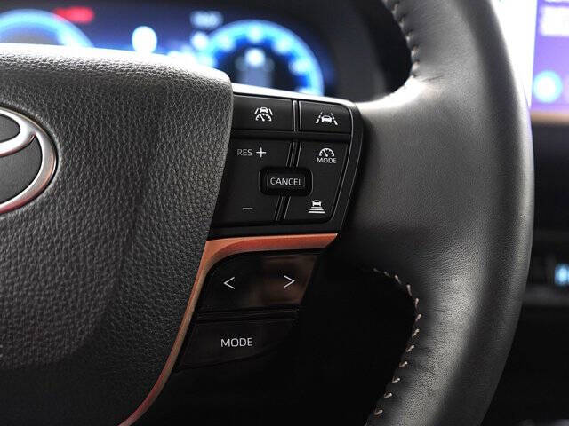 2025 Toyota Crown Signia XLE