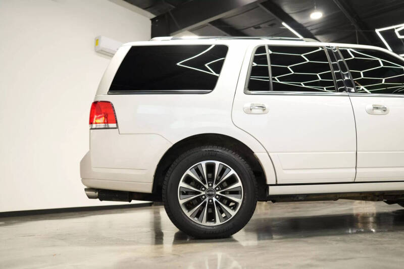 2017 Lincoln Navigator Select