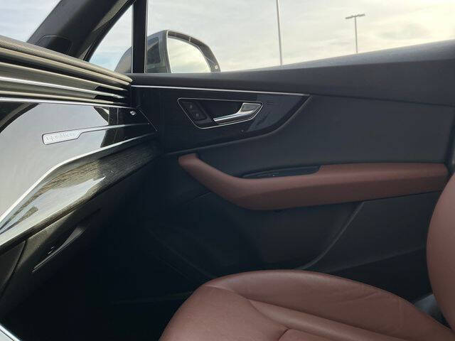 2022 Audi Q7 quattro Premium Plus 55 TFSI