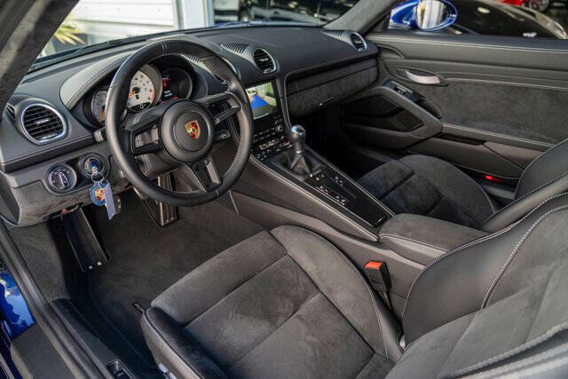 2020 Porsche 718 Cayman 9