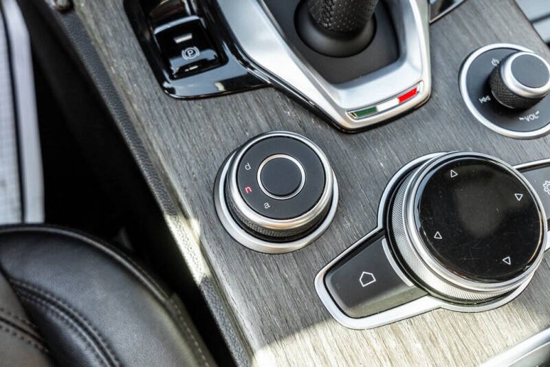 2022 Alfa Romeo Stelvio Ti