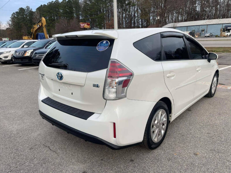 2015 Toyota Prius v Three