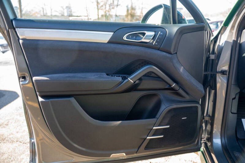 2016 Porsche Cayenne GTS