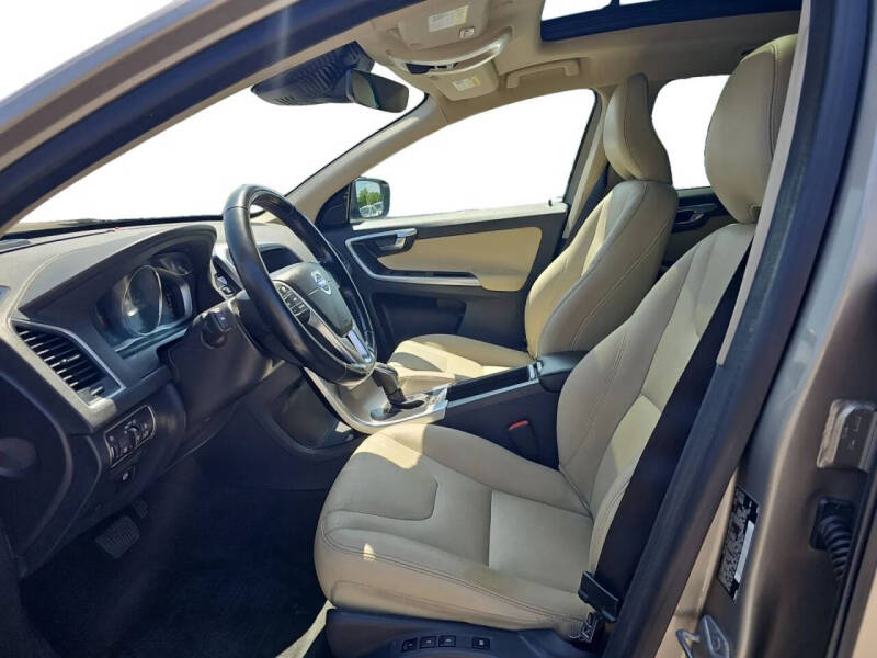 2016 Volvo XC60 T6 Platinum