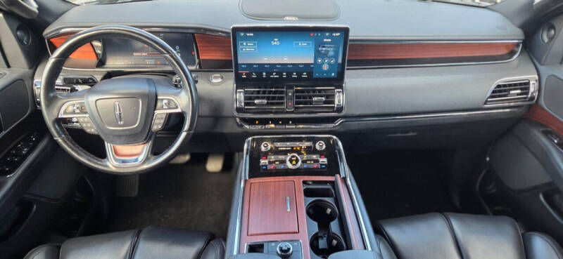 2023 Lincoln Navigator Standard