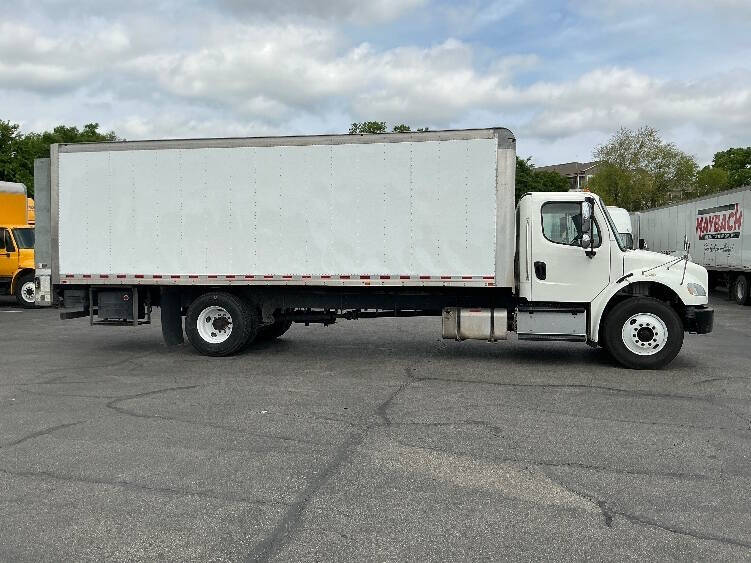 2017 Freightliner M2 106