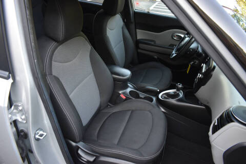 2017 Kia Soul +