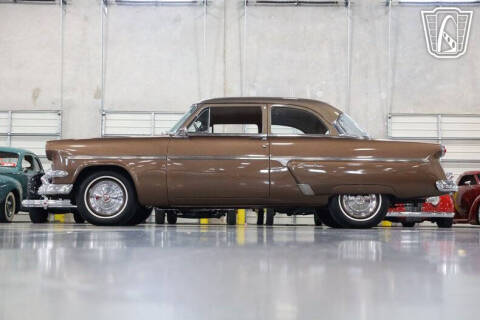 1954 Ford Crestline