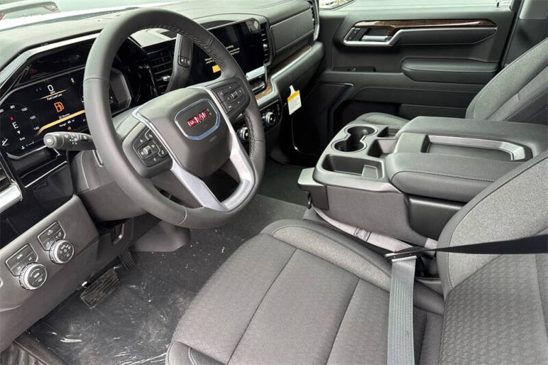 2026 GMC Sierra 1500 Elevation Standard