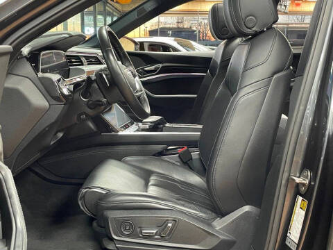 2019 Audi e-tron quattro Prestige