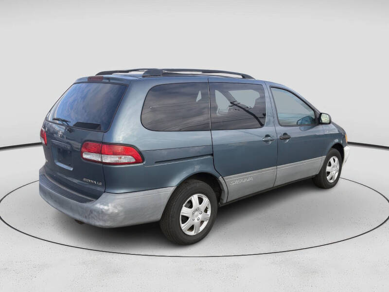 2002 Toyota Sienna