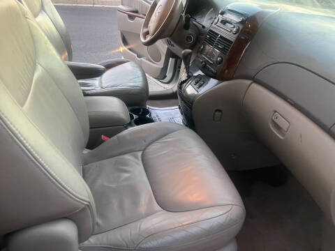 2004 Toyota Sienna