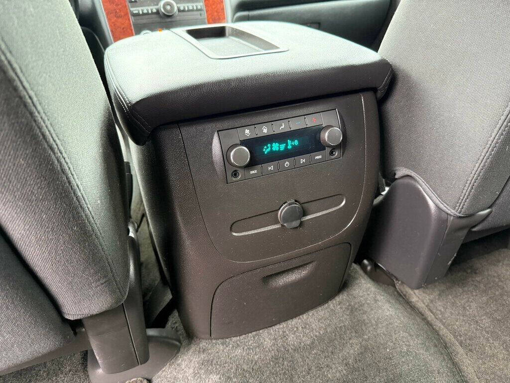 2014 Chevrolet Suburban 38