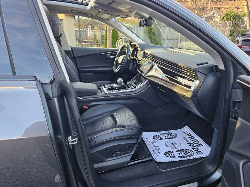 2020 Audi Q8 quattro Premium Plus 55 TFSI