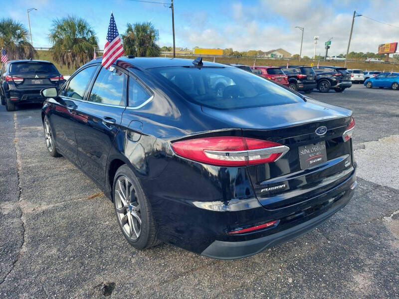 2020 Ford Fusion SEL photo 4