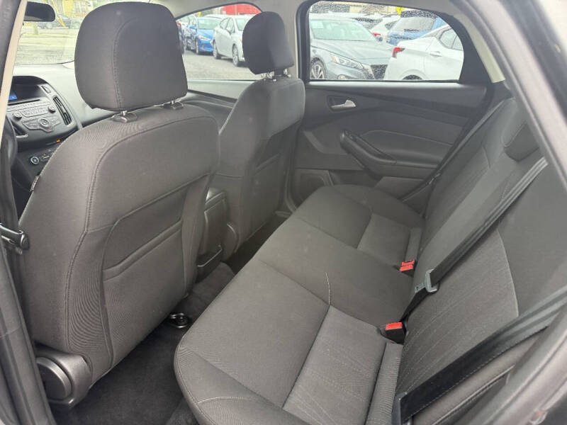 2017 Ford Focus SE