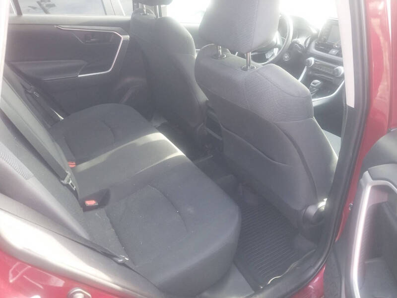 2020 Toyota RAV4 LE
