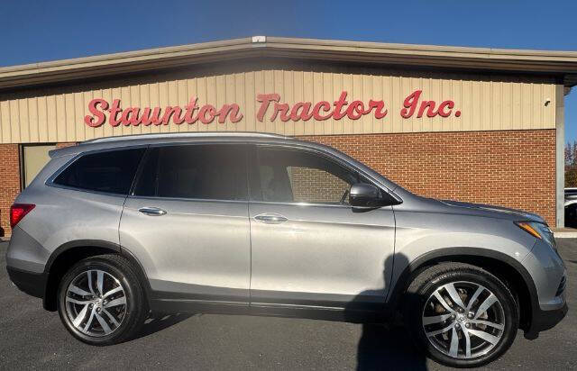 2017 Honda Pilot Elite's photo