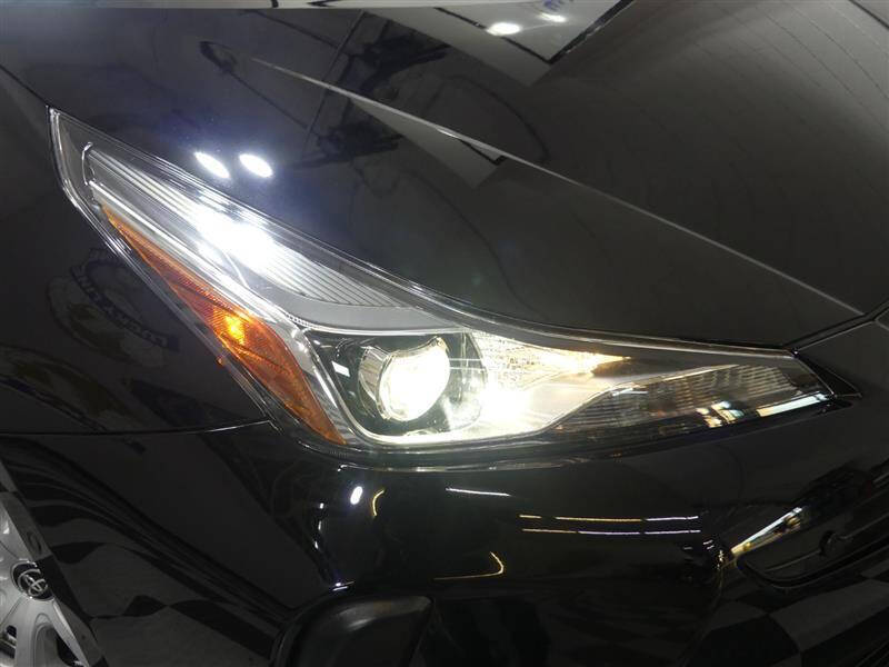 2022 Toyota Prius LE