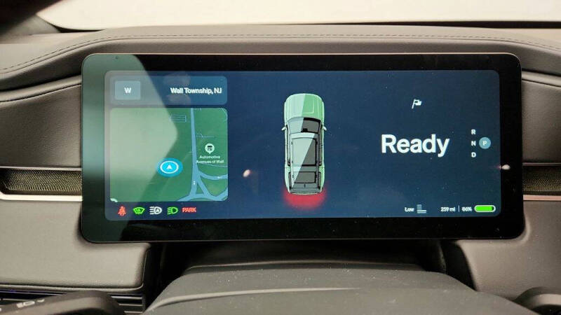 2023 Rivian R1S Adventure