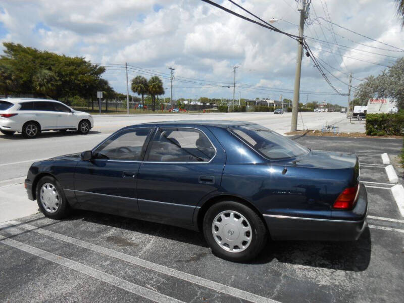 1996 Lexus LS 400