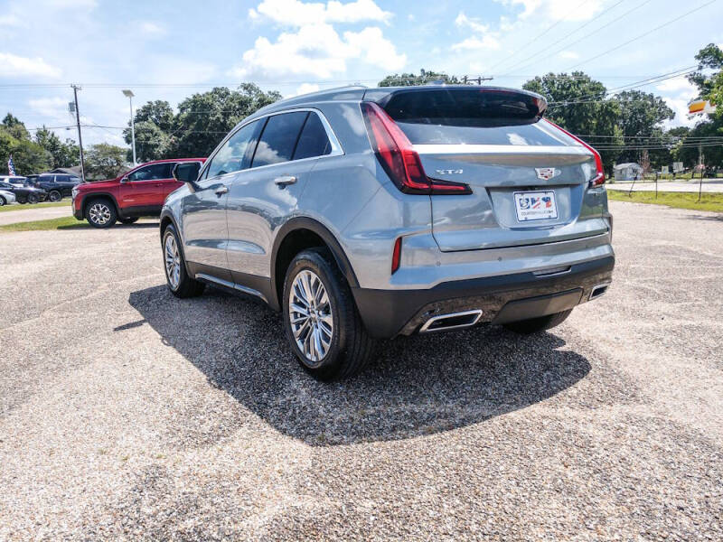 2025 Cadillac XT4 Premium Luxury