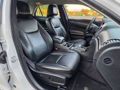 2017 Chrysler 300 Limited