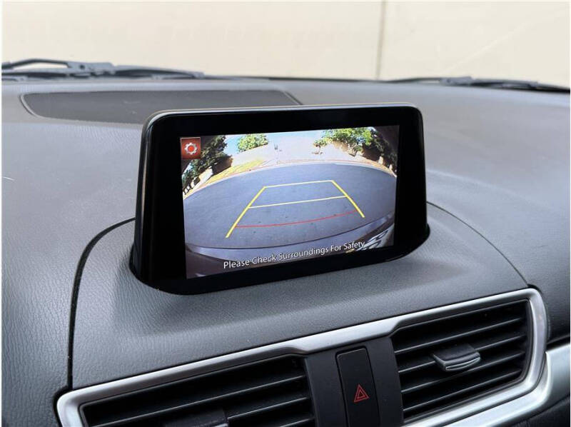 2018 Mazda MAZDA3 Touring