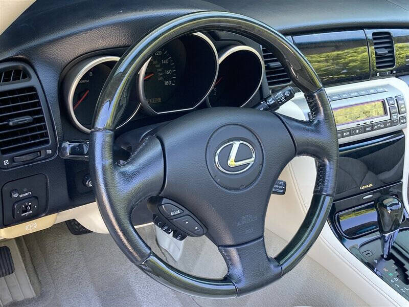 2004 Lexus SC 430