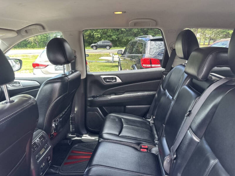 2019 Nissan Pathfinder SL