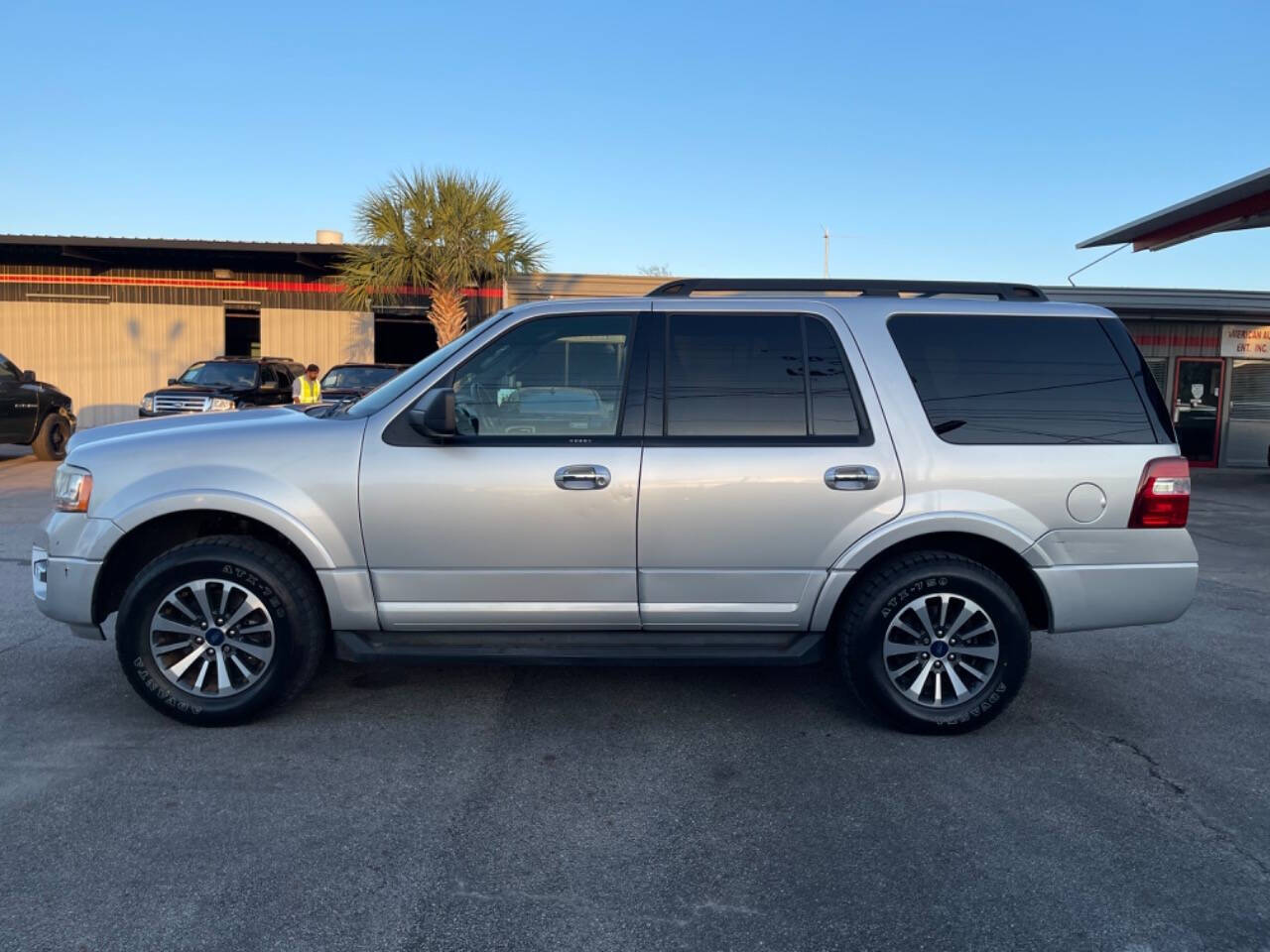 2017 Ford Expedition for sale at SMART CHOICE AUTO in Pasadena, TX