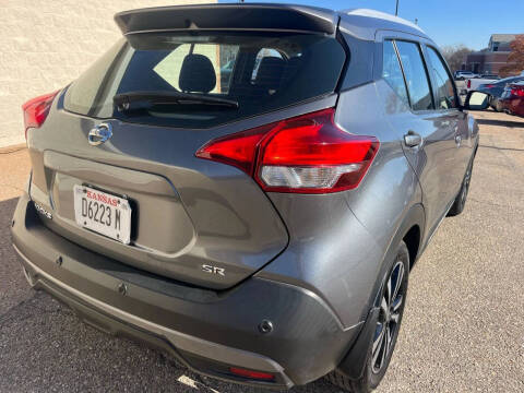 2020 Nissan Kicks SR