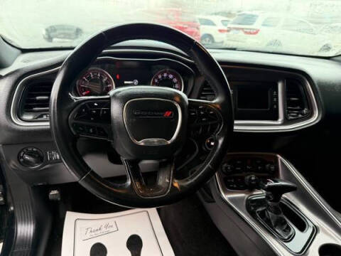 2017 Dodge Challenger SXT Plus