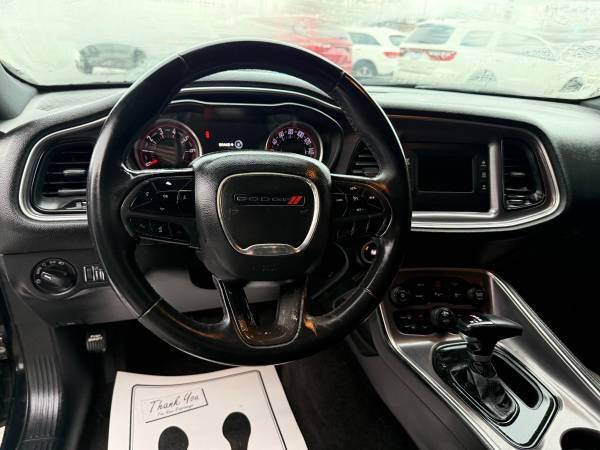 2017 Dodge Challenger SXT Plus