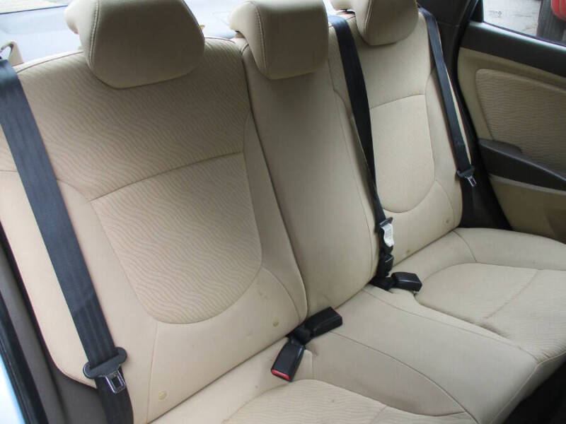 2013 Hyundai Accent GLS