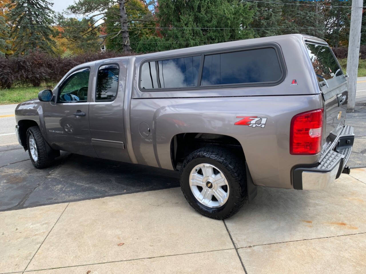 2013 Chevrolet Silverado 1500 for sale at Chuckie Bizzarro's Fleetwing Auto in Erie, PA